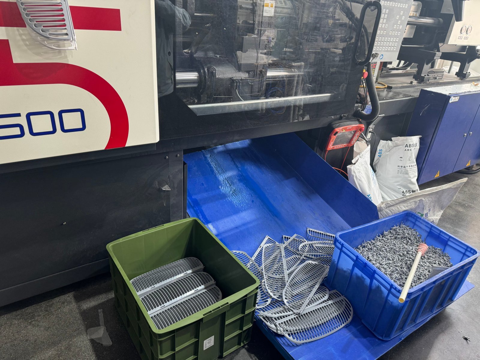 Packaging and export preparation for international orders