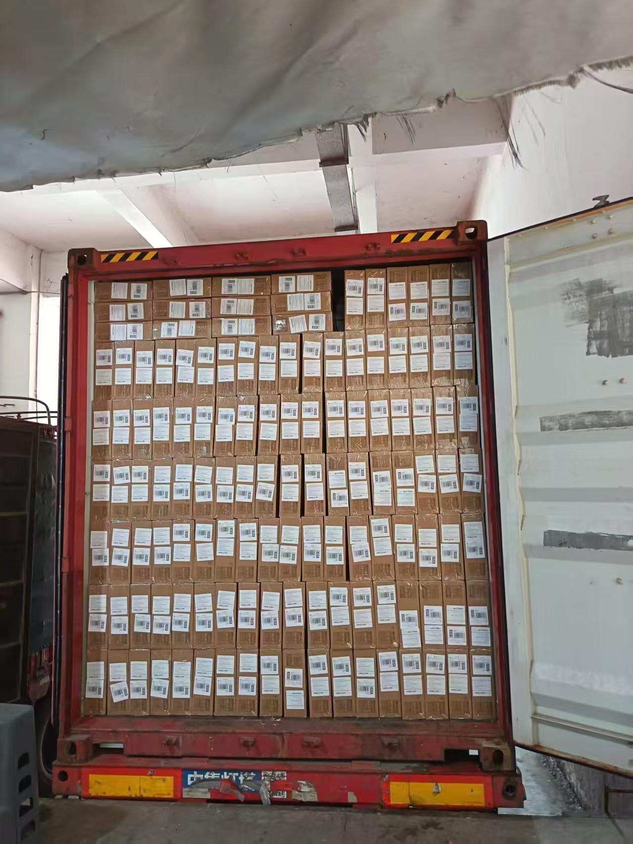Final packaging and export preparation at Yunihao Technology warehouse
